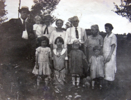 Standing l to r: James Williams, Tom Williams holding son Robet, Isabel his wife, Daniel Williams, Jane Price Williams his wife and Emma Susan Whetstone Williams. Children l to r: Lois and Hilde Dau of Tom and Isabel, Virginia and Dorothy dau of Emma and Camey